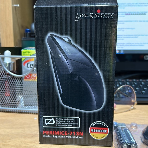 Perixx Perimice-513N Ergonomical Vertical Mouse, Black, Right hand NEW - Picture 1 of 3
